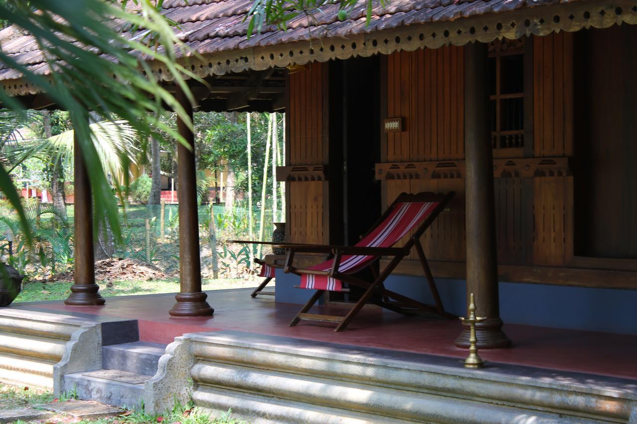 Palathra Heritage Mararikulam Exterior photo