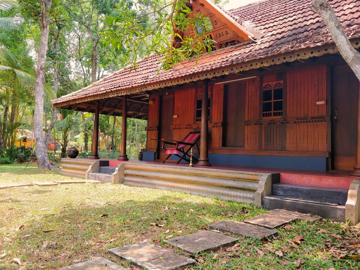Palathra Heritage Mararikulam Exterior photo