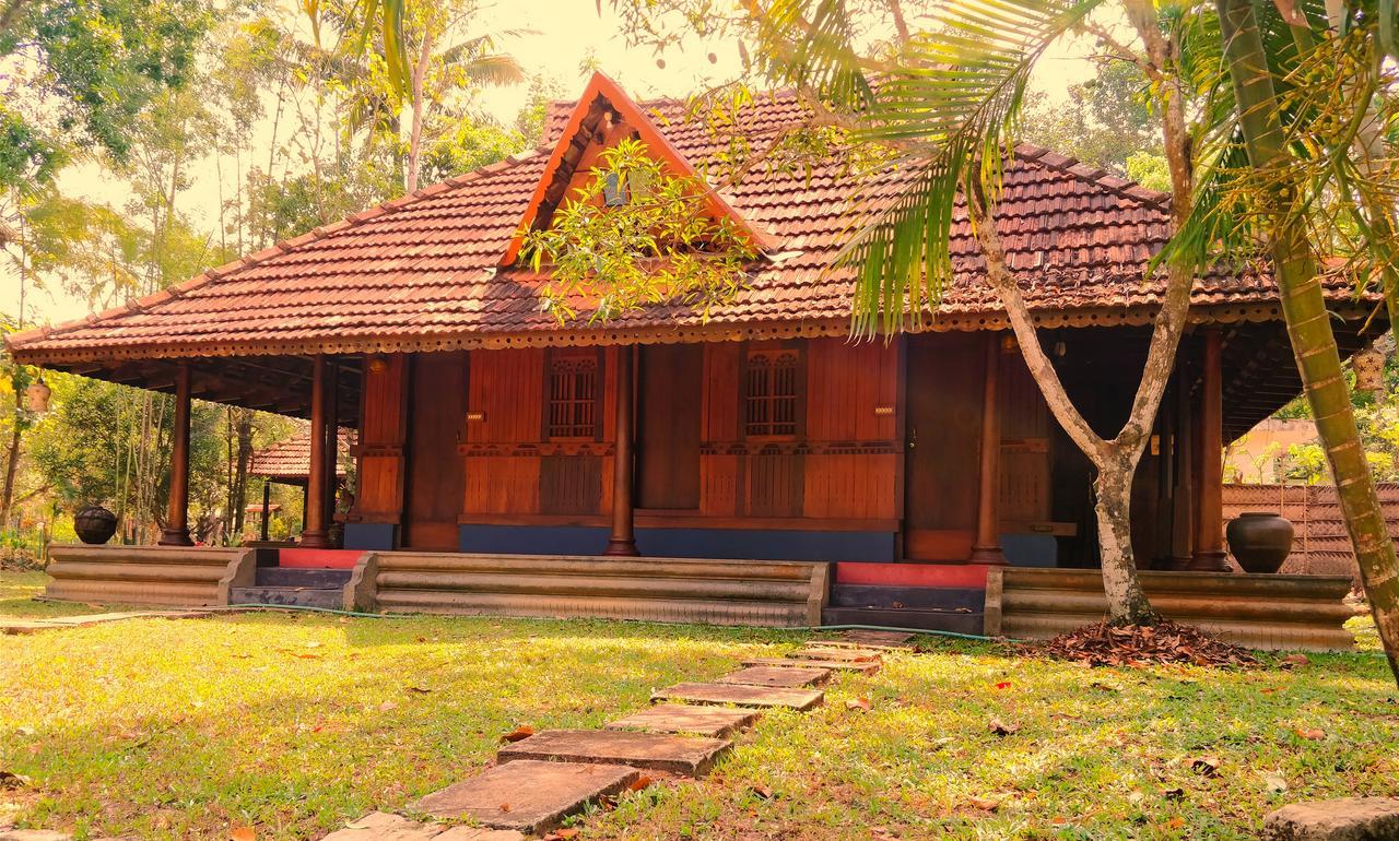 Palathra Heritage Mararikulam Exterior photo